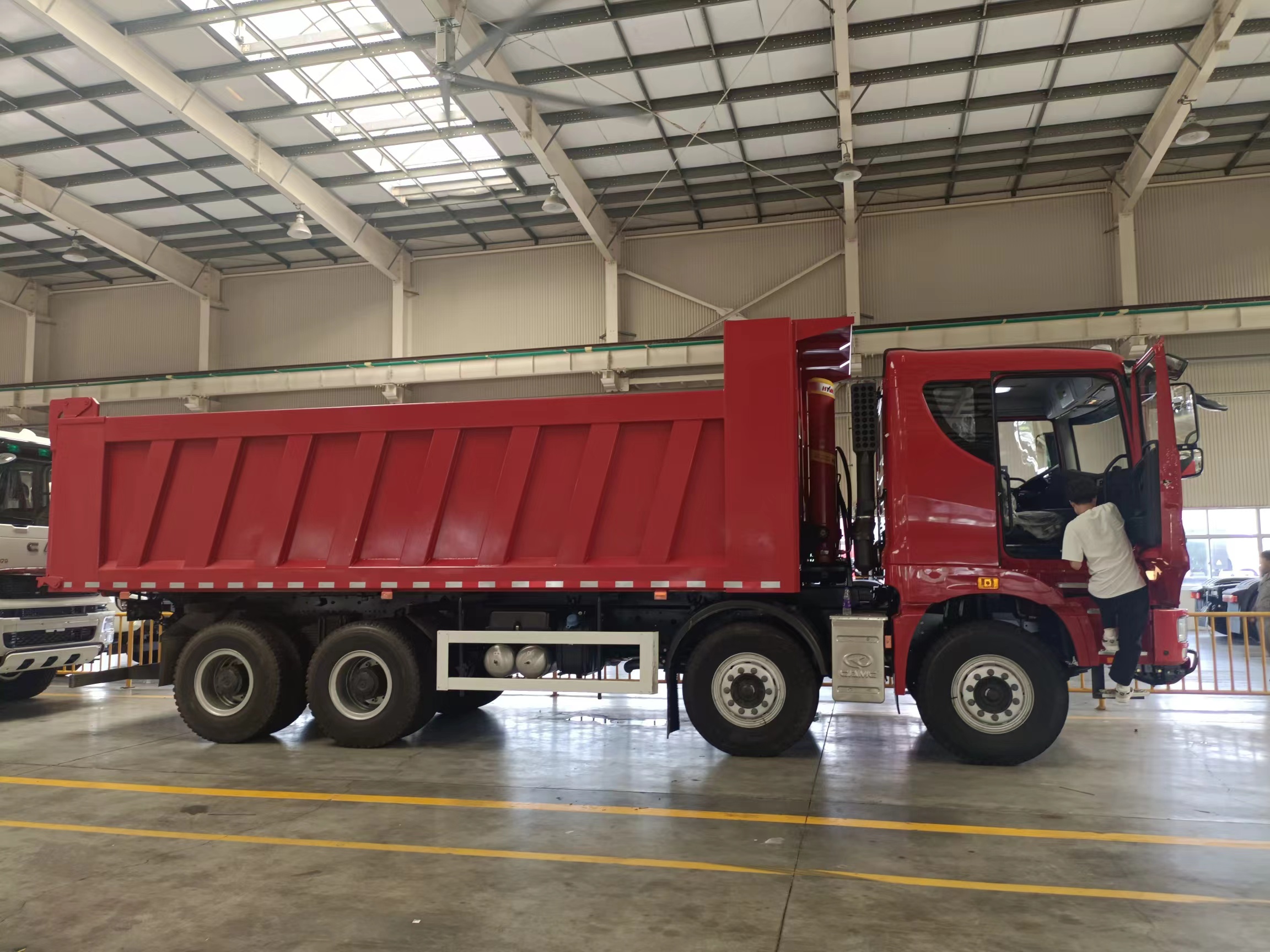 8×4 Dump Truck